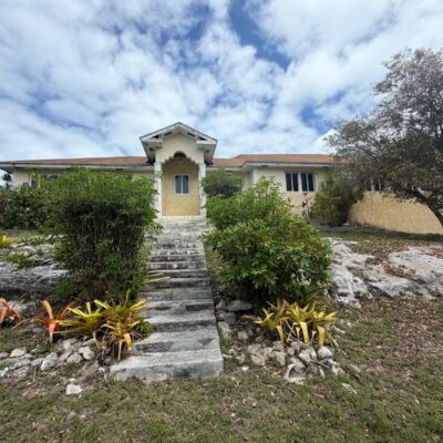 32 WOODLAND WAY