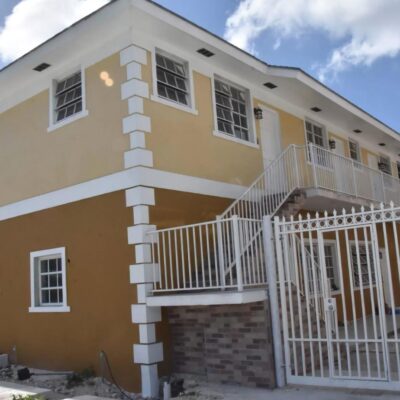 10-PLEX CAREFREE COURT