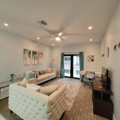 904 VENETIAN WEST