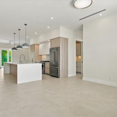 11 WINDSOR LAKES